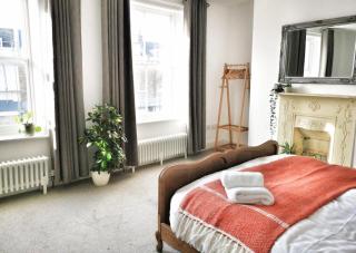 Luminous Town house by the sea - 1