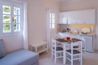 Milos Bay Suites - Adamantas - 3