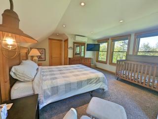 Waterfront 8 acres privacy and 5 min to LL Bean! - Freeport - 1