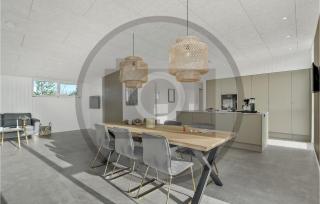 4 Bedroom Pet Friendly Home In Tarm - Tarm - 8