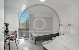 4 Bedroom Pet Friendly Home In Tarm - Tarm - 1