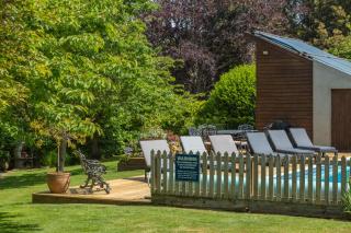 Luccombe Villa Holiday Apartments - 4