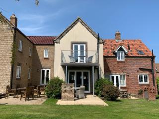 Prospect Cottage at The Bay Filey, sleeps 4, 2 dogs welcome for free too - Filey - 0