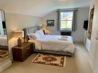 Lovely newly refurbished apartment in Battersea - 8