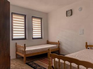 Large Apartment in Peja - Peja - 3