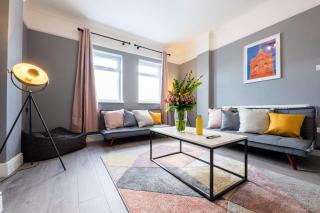 Large home in Cardiff's city center - 14 Beds - 8