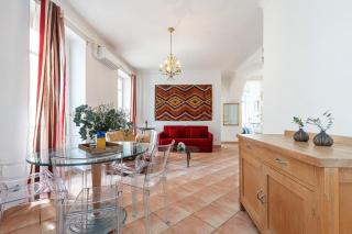 Large 2 Bdr Downtown - AC & Terrace - Nice - 4