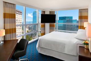 Sheraton Vancouver Wall Centre - Vancouver - 1