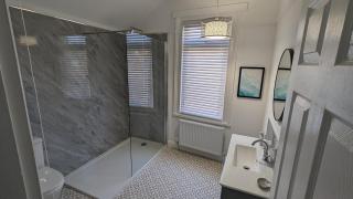 Seaside Escapes - with relaxing hot tub! - Scarborough - 7