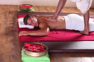 Uday Suites - The Airport Hotel - Trivandrum - 4