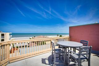 3 Bedroom 3 Bath Ocean Views Rooftop Deck Sleeps 8 - Jacksonville Beach - 0