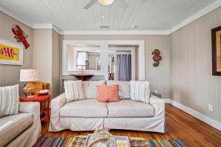 Upper-Level Duplex with Partial Ocean Views 3BR/2BA - Jacksonville Beach - 2