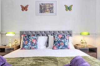Elegant 3 Bedroom House in Basildon - Essex Free Parking & Superfast Wifi, upto 6 Guests - Basildon - 2