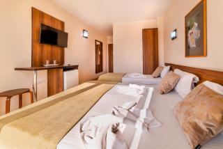 Hotel CASA ROYAL pe plaja Belona - 3