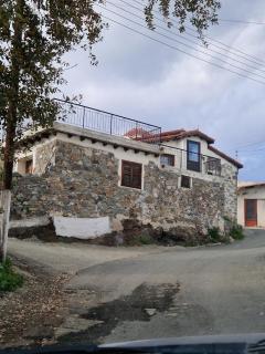 THE ROCK HOUSE - Beautiful countryside with mandarins oranges and olive trees,. Near Limassol at Eptagonia village. - Ephtagonia - 0