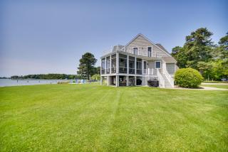 Bayfront White Stone Escape with Private Beach! - White Stone - 9