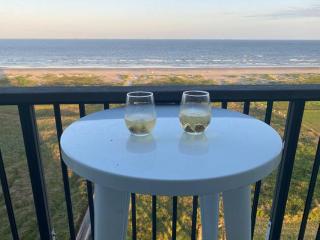 Stunning 8th floor View of the Beach - Islander East Studio - Galveston - 0
