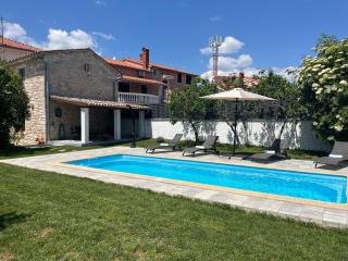 Stone house Furlani with a lovely garden - Svetvinčenat - 7