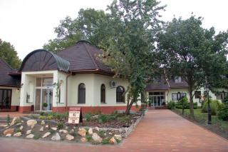 Hotel Fortuna - Dávod - 0