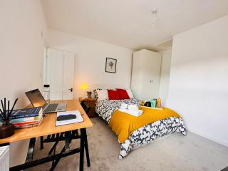 Cosy private double ensuite room with free parking RG302RL - 0