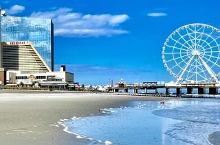 3 Bedrooms, Boardwalk Duplex Beachblock Home! - Atlantic City - 0