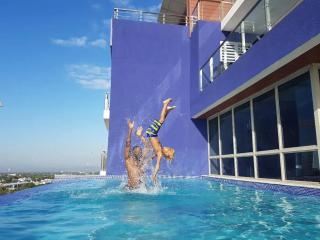 City Central Apartment in Kingston fully AC with Pool - 0