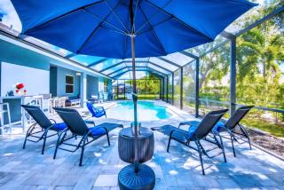 Beautiful Cape Coral Oasis! King Bed, BBQ, Heated Pool, PVT Yard & Much More! - Cape Coral - 6