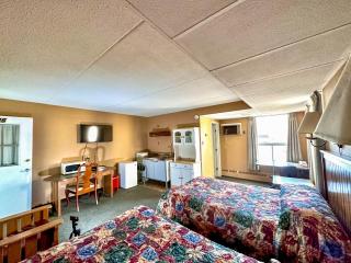 Capone's Hideaway Motel - 2
