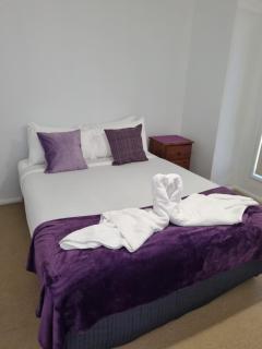 BLK Stays Guest House Deluxe Units Caboolture South - 4
