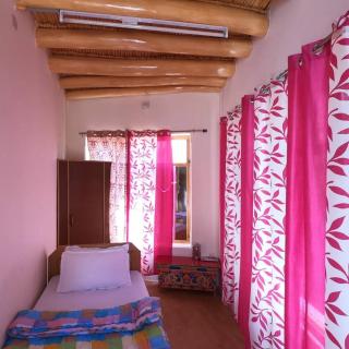 Lhachik Guest House - 8