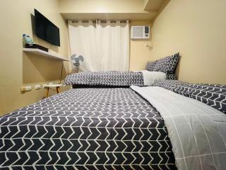 * * * E Best Value Room for up to 3 - Iloilo - 9
