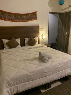 Peacock Guest House - Lake View Hotel In Udaipur - Udaipur - 4