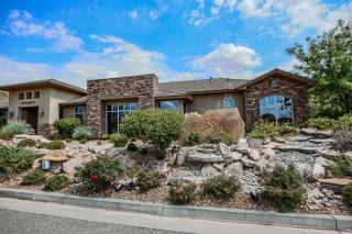 B9 Zion National Park Rental Top Floor 2-bedroom Hillside View - Washington - 7