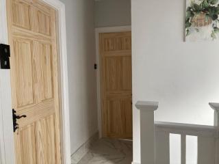 Peaceful Home in Surbiton, Surrey, UK near Chessington World of Adventure & Wimbledon with free parkings - 1