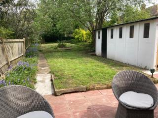 Peaceful Home in Surbiton, Surrey, UK near Chessington World of Adventure & Wimbledon with free parkings - Surbiton - 6