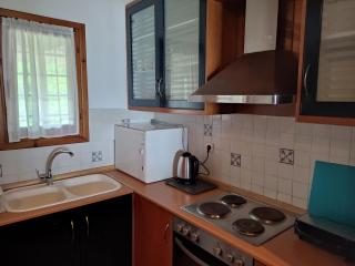 Bright, Beachfront Apartment with free parking and garden - 6