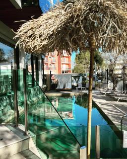 Hotel Montecarlo - Vista Mare con Piscina & Area Fitness - Riccione - 9