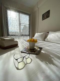 1 min walk to BTS, 3 Bed 3 Bath, Entire House - Bangkok - 0