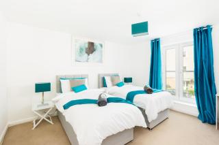 Spacious Group House for Medical Staff, Contractors & Families - Ensuites, Parking & Netflix by DreamyPads - Bristol - 0