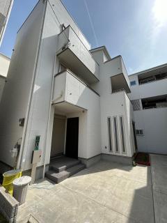 ALL TRUST2馆临近心斋桥道頓堀难波直达梅田关西机场Usj全新独栋别墅四个卧室可住8人超大空间3卫2浴厨房设施齐全电视冰箱洗衣机空调配置齐全免费停车4分钟步行至今宫站 - Osaka - 9