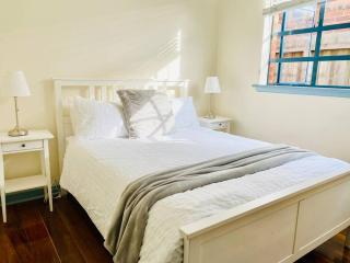Bay Rd Kids & Pet Friendly Free Parking - Cheltenham - 7