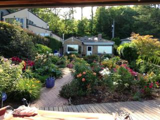 Fun Waterfront Home w/ Boat, Kayaks -Central Seattle! - Seattle - 2