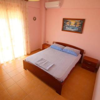 Familiar Apartment! Unwind with Beach & Sea Views! - Sarandë - 6