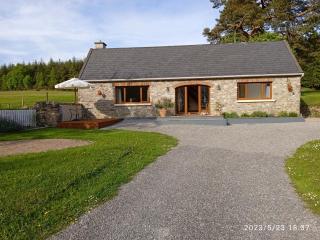 Nire Valley Cottage - - 0