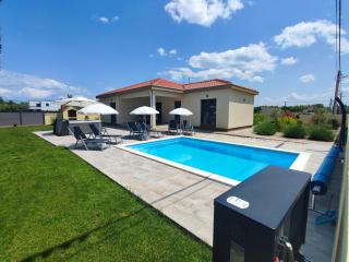 Villa Mattina, with heated pool and jacuzzi - Privlaka - 5