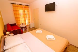 Double Rooms Tomica 2 with Balcony - Baška - 9