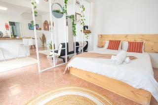 The Village House - Machico - 4
