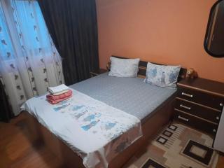 Casa G - 23 Agosto (Douăzeci şi Trei August) - 3