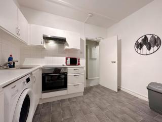 Zoey Place near Thames River - 2 Double Beds, 1 Single Bed, Spacious, Ideal for Families - Londra - 5