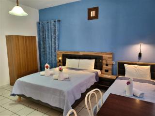 Evelina Beach Pension a breath away from the Black Beach offer plenty of accommodation type to suit every traveler's needs-Economic Rooms-Thematic Rooms-Design Rooms-Kitchenette Rooms-Studios-Small Apartments - Perissa - 1